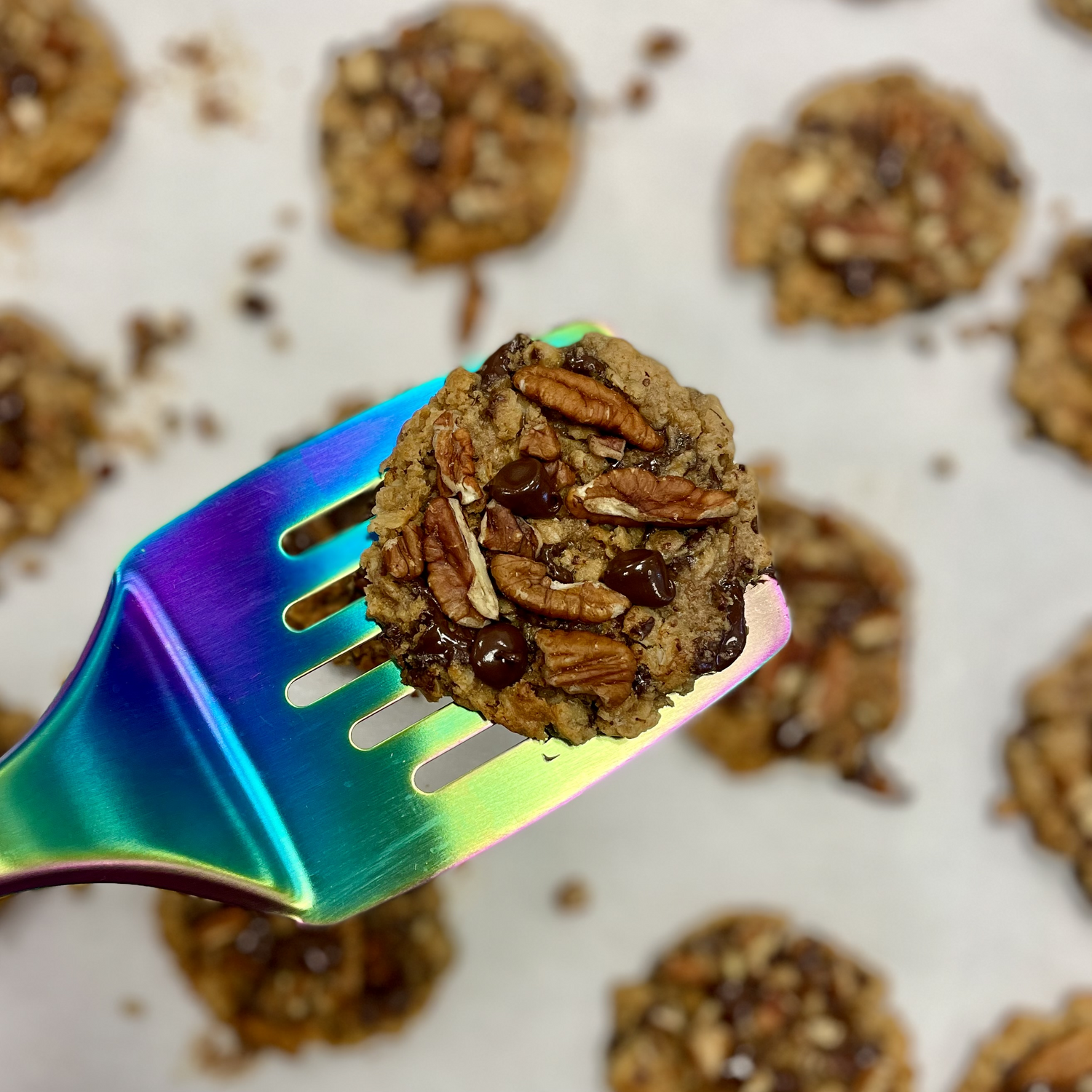 Sugar Free Dark Chocolate &amp; Pecan Oatmeal Cookies